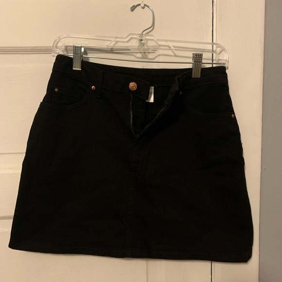 Divided Women's H&M Black Denim Skirt - Mini - Picture 3 of 5